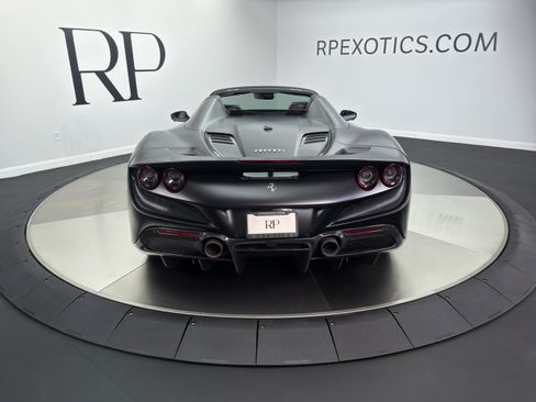 Used 2021 Ferrari F8 Tributo RWD image 8