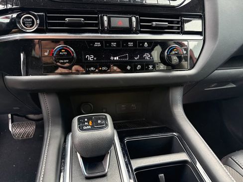 Used 2023 Nissan Pathfinder SL image 22