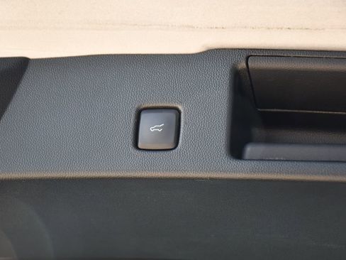 Used 2022 Ford Escape SE w/ SE Sport Appearance Package AWD/4WD image 21