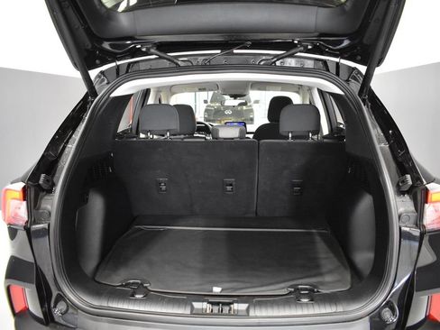 Used 2022 Ford Escape SE w/ Convenience Package FWD image 32