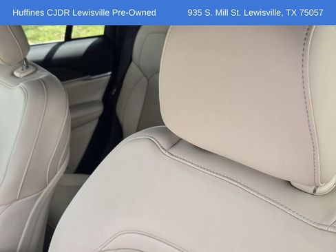 Used 2023 Jeep Grand Cherokee Limited image 16