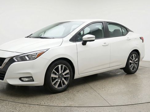 Used 2025 Nissan Versa SV FWD image 3