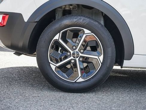 Certified 2025 Kia Niro EX FWD image 12