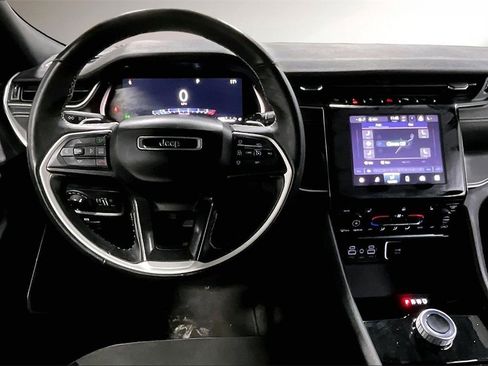 Used 2021 Jeep Grand Cherokee L Laredo image 9