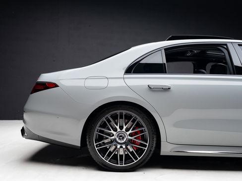 Used 2024 Mercedes-Benz S 63 AMG S image 40