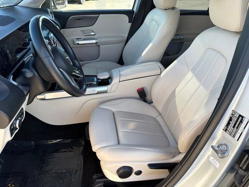 Used 2022 Mercedes-Benz GLB 250 image 20