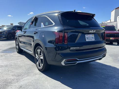 Certified 2024 Kia Sorento SX Prestige image 4