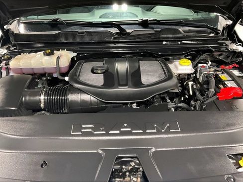 Used 2026 RAM 1500 Laramie AWD/4WD image 11