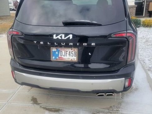 Used 2023 Kia Telluride EX w/ EX Captain's Chair Package image 9