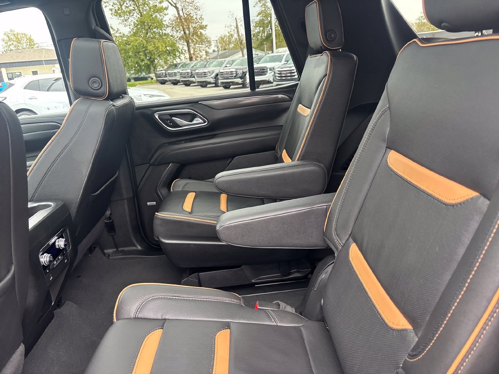 Used 2024 GMC Yukon AT4 w/ Technology Package AWD/4WD image 31