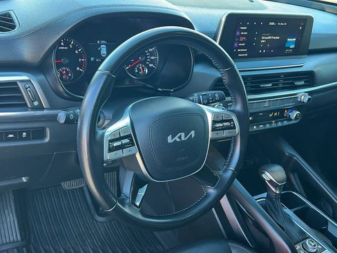 Used 2022 Kia Telluride LX image 10