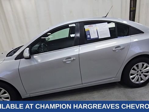 Used 2011 Chevrolet Cruze LT image 7