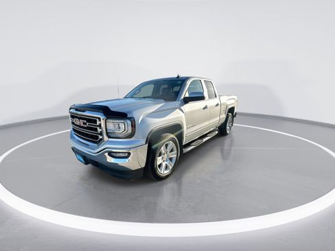 Used 2017 GMC Sierra 1500 SLE w/ SLE Value Package image 4