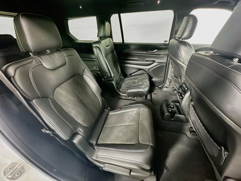 Used 2023 Jeep Grand Cherokee L Laredo RWD image 27