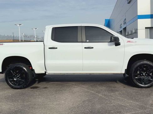 Used 2021 Chevrolet Silverado 1500 LT Trail Boss w/ Bed Protection Package image 9
