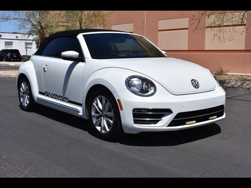 Used 2017 Volkswagen Beetle 1.8T S FWD image 3