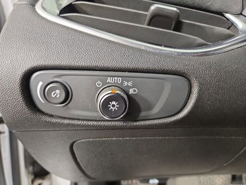 Used 2019 Chevrolet Malibu LT FWD image 26