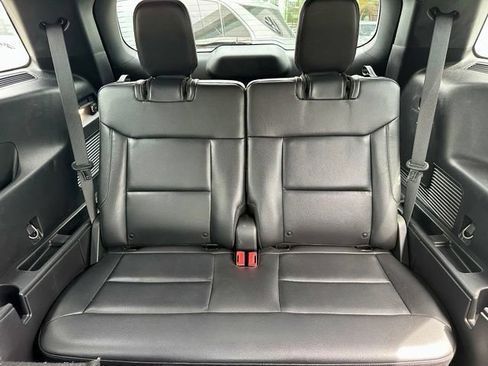 Used 2020 Ford Explorer XLT w/ Equipment Group 202A AWD/4WD image 21