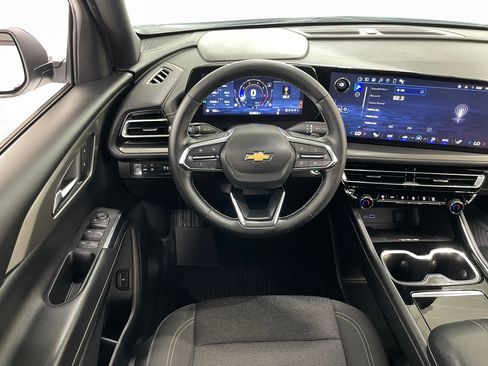 Certified 2024 Chevrolet Traverse LT FWD image 20