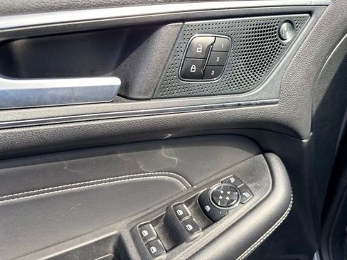 Used 2024 Ford Edge Titanium AWD/4WD image 19
