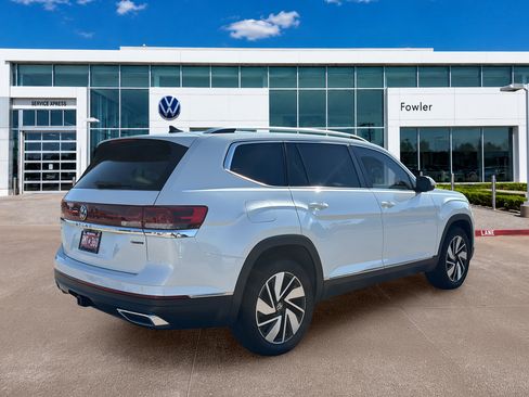Used 2025 Volkswagen Atlas SEL AWD/4WD image 5