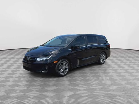 Certified 2026 Honda Odyssey Touring image 4