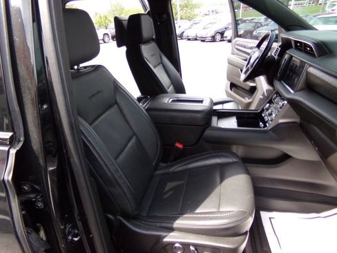 Used 2021 GMC Yukon Denali w/ Denali Ultimate Package AWD/4WD image 49