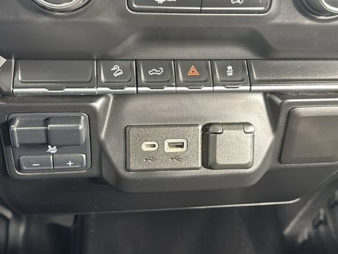 Used 2021 Chevrolet Silverado 1500 W/T w/ WT Value Package AWD/4WD image 26