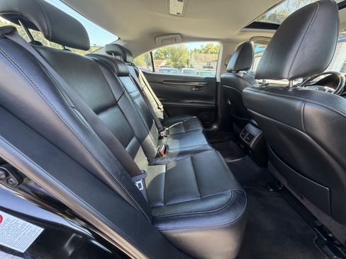 Used 2013 Lexus ES 350 w/ Luxury Pkg FWD image 18