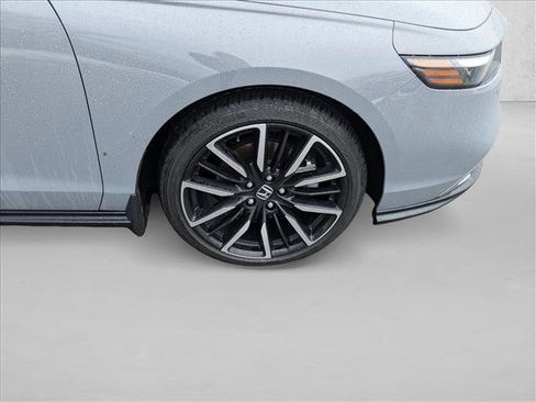 Used 2023 Honda Accord Touring image 7