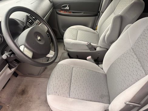 Used 2005 Chevrolet Uplander w/ Climate Package FWD image 5