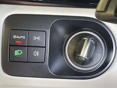 Certified 2022 Porsche Cayenne AWD/4WD image 38