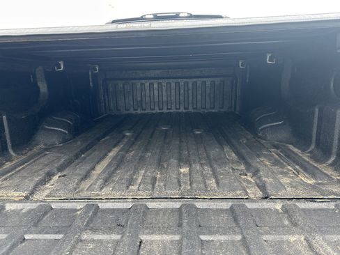 Used 2017 Nissan Titan SV AWD/4WD image 28