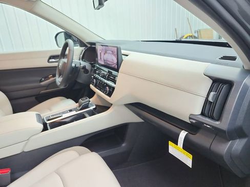 New 2026 Nissan Pathfinder SL FWD image 36