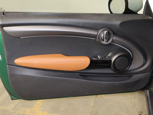 Used 2023 MINI Cooper 2-Door Hardtop w/ Signature Upholstery Package image 14