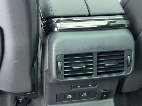 Used 2025 Land Rover Range Rover Velar Dynamic SE image 44