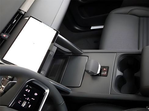 New 2025 Land Rover Discovery Sport Dynamic SE image 44