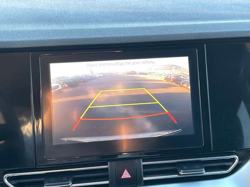 Certified 2022 Kia Niro LX image 17