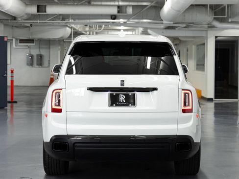 Certified 2023 Rolls-Royce Cullinan Black Badge w/ Driver's Package AWD/4WD image 5