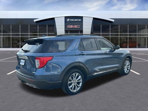 Used 2020 Ford Explorer XLT w/ Equipment Group 202A image 5