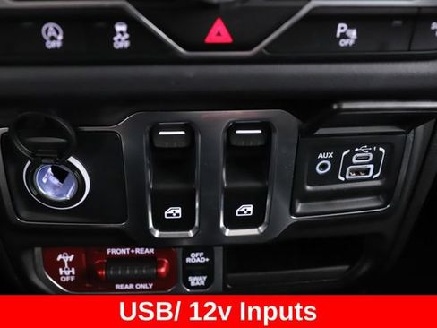 Used 2025 Jeep Wrangler Rubicon AWD/4WD image 26