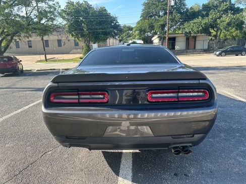 Used 2018 Dodge Challenger SXT w/ Blacktop Package image 4