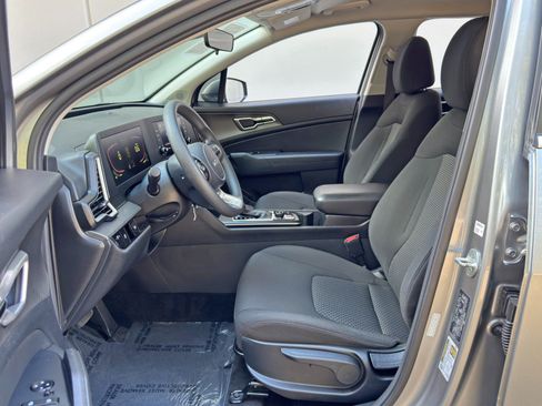 Used 2023 Kia Sportage LX FWD image 15