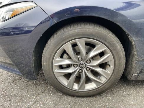 Used 2022 Toyota Avalon XLE w/ Moonroof Package image 7