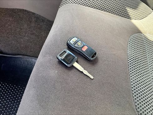 Used 2012 Nissan Pathfinder SV RWD image 14