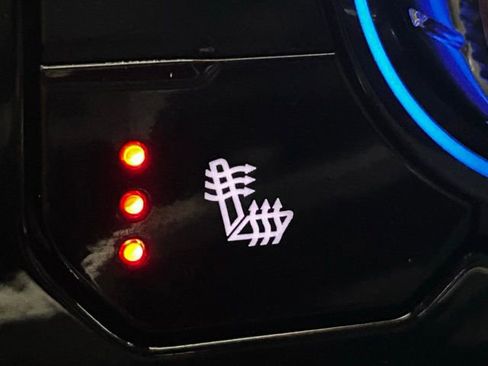 Used 2025 GMC Sierra 2500 SLT w/ SLT Premium Package image 8