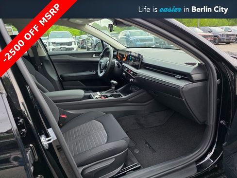 New 2025 Kia K5 LXS image 10