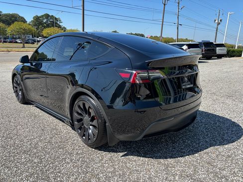 Used 2021 Tesla Model Y Performance image 5