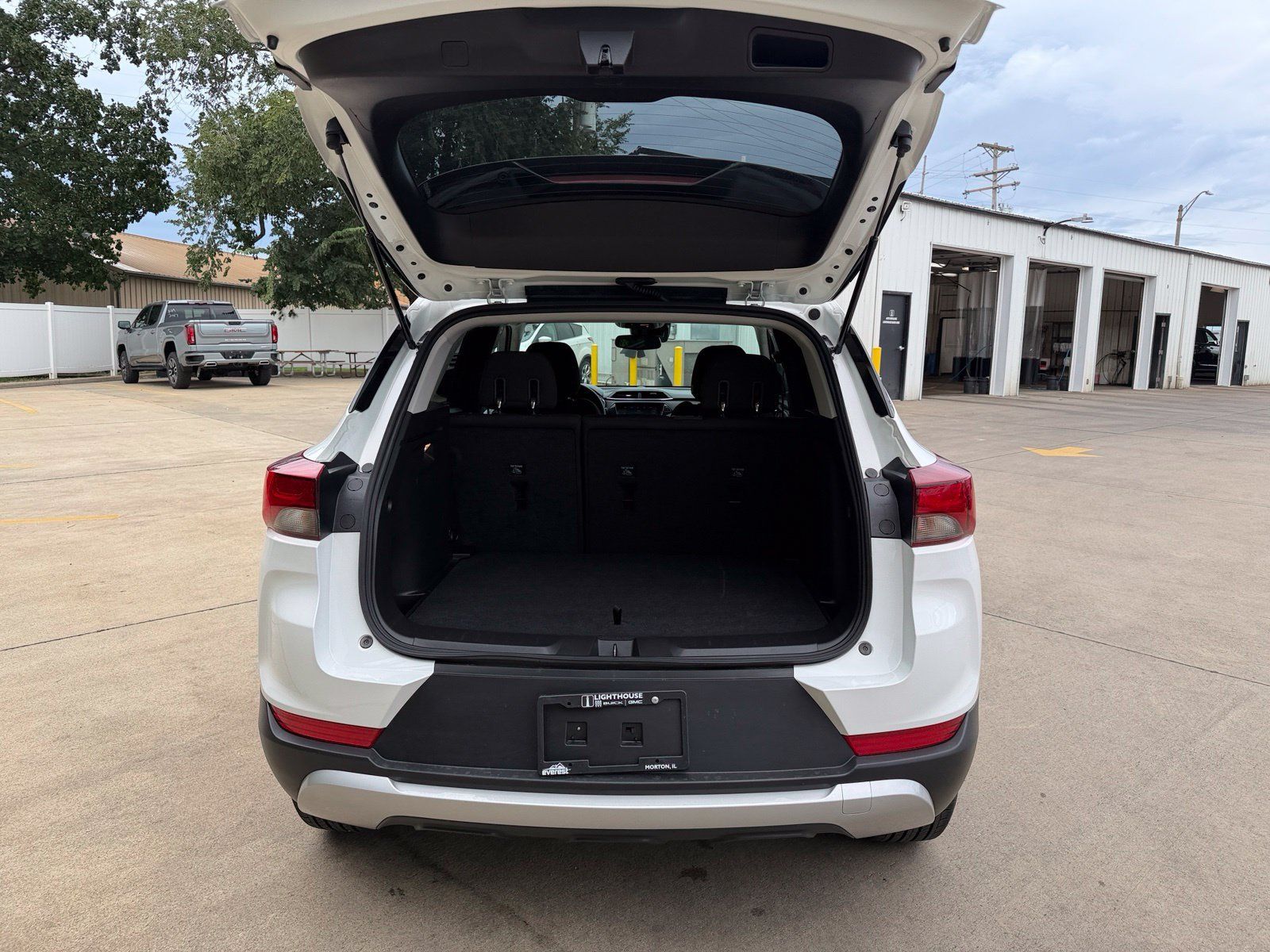 Used 2023 Chevrolet TrailBlazer LT w/ Convenience Package FWD image 18