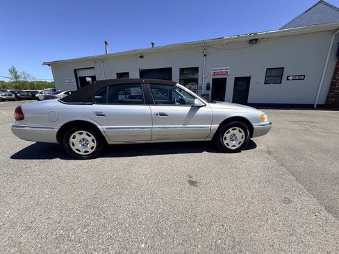 Used 1998 Lincoln Continental FWD image 25